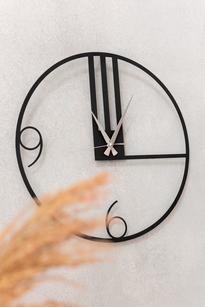 Clock Lines Metal Black Large